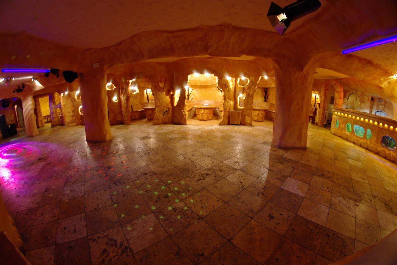 Hotel Mirage Sudovaya Vishnya エクステリア 写真