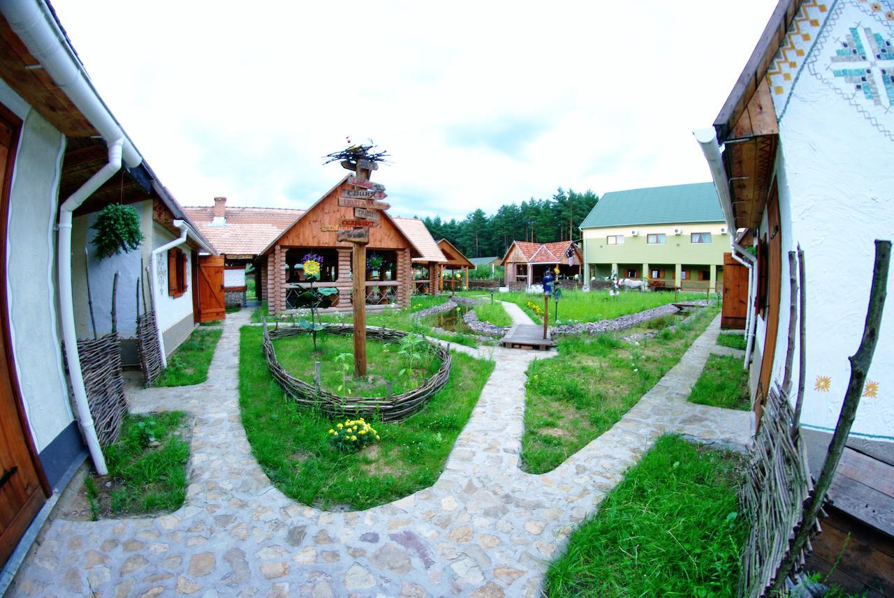 Hotel Mirage Sudovaya Vishnya エクステリア 写真